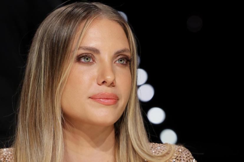 Eda Ece kızı Mina İpek ile ilgileniyor! Oyun grubuna gittiler