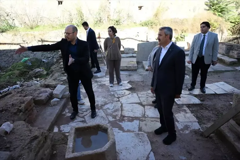 Edirne&apos;deki Tarihi Gazi Mihal Hamamı&apos;nın Restorasyonu Devam Ediyor