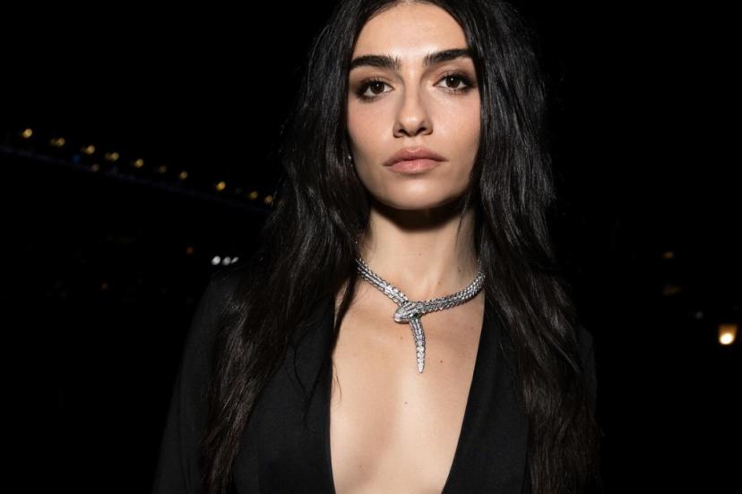 İnci Taneleri'nin yıldızı Hazar Ergüçlü'nün leopar tarzı! Pozuna yorum yağdı