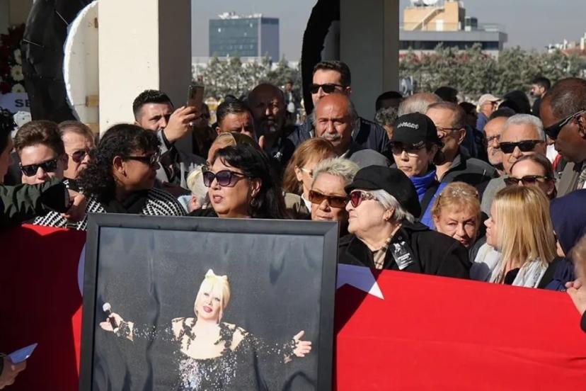 Sanatçı Muazzez Abacı için Ankara'da cenaze töreni düzenlendi