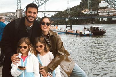 Yeni boşandılar! Anıl Altan ve Pelin Akil kızlarıyla tatilde