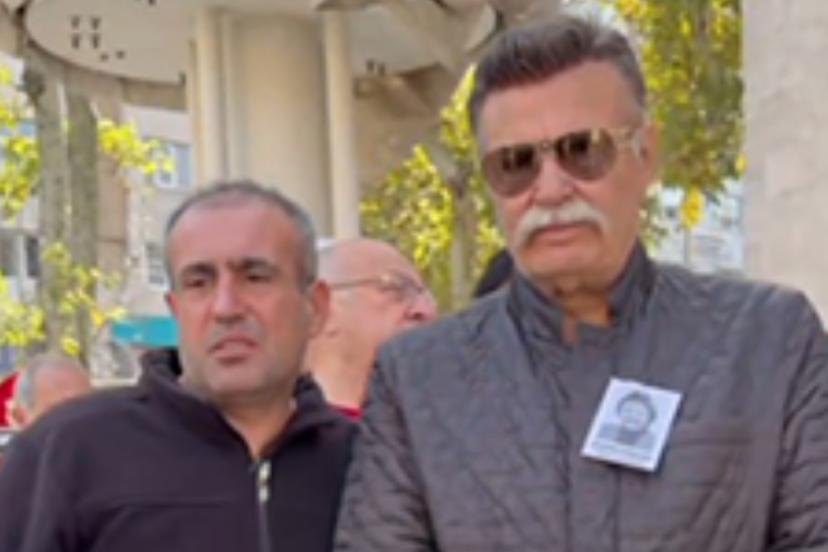 Yeşilçam oyuncusu Engin Çağlar'ın cenaze töreninde fotoğraf yarışı