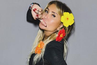 Yonca Evcimik gençlik sırrını verdi: "Çalışıp üretiyorum"