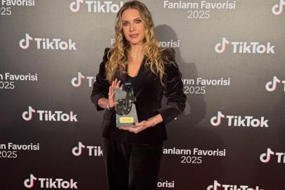 Eda Ece ve Buğrahan Tuncer'den yeni aile paylaşımı