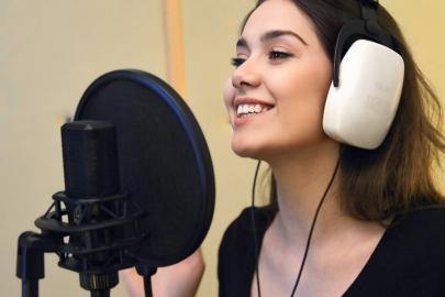 Sinem Gaya Müzik Dünyasında Yükselişini Sürdürüyor: TikTok Killer Film Müzikleri ve Yeni Single “Begonyam” Yolda