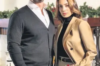 Oğlunu reklama alet ettı!