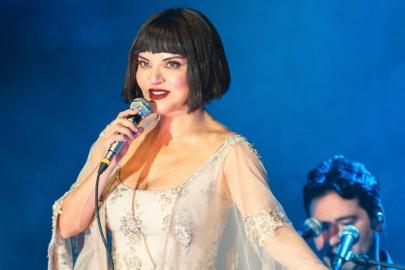 Şarkıcı Göksel'in en kötü alışkanlığı: Herkese bulaştırıyorum