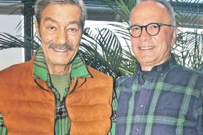 Sağlık problemleriyle gündemdeydi! Kadir İnanır son haliyle ortaya çıktı