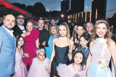 Sihirli Annem’e coşkulu gala